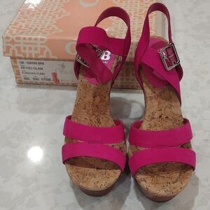 Gianni Bini. Retro-Glam. Fuschia Flame. Size 7.5M